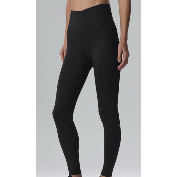 Alo Yoga Airlift 2-Piece Set | Legging + Bra | Black | NWT - Picture 2 of 12